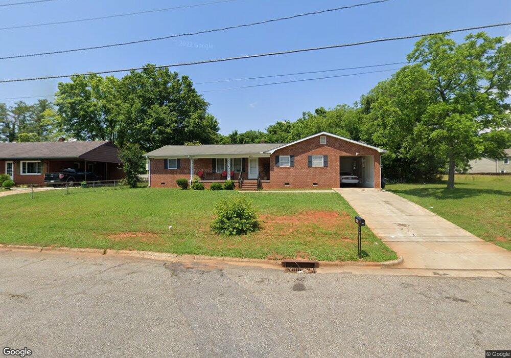 693 N Bost St, Statesville, NC 28677 - photo 1