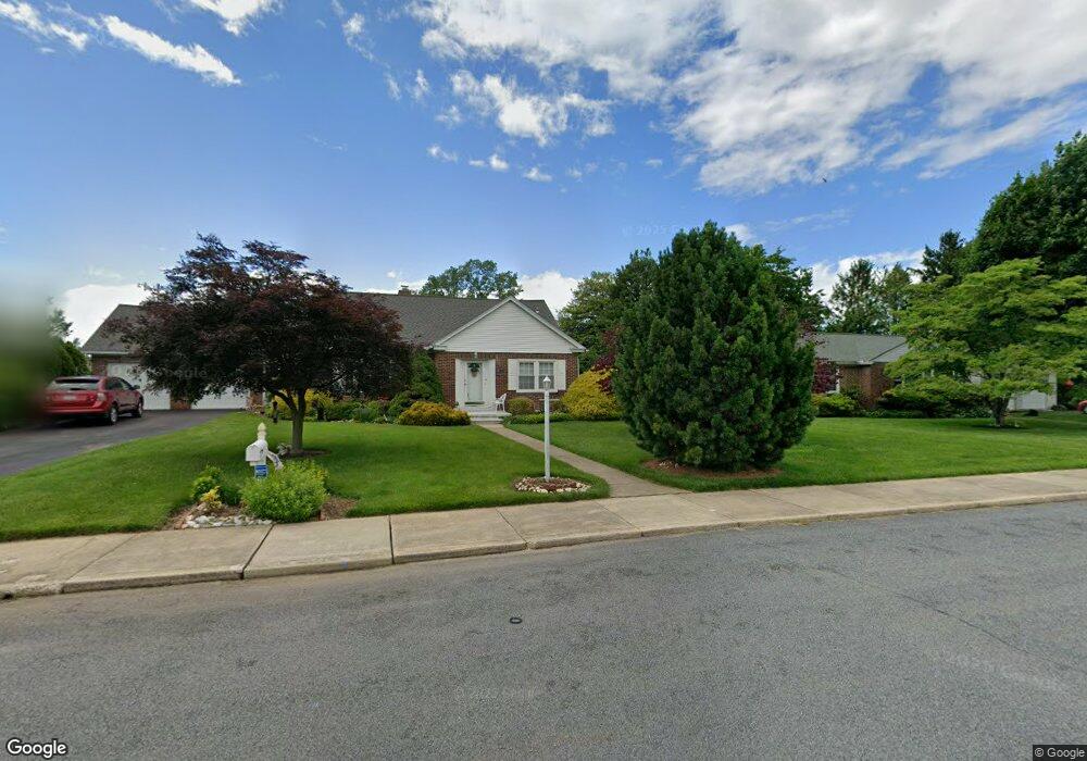 34 N Sycamore St, Macungie, PA 18062 - photo 1