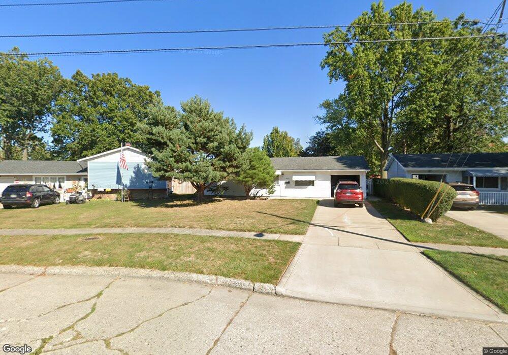 4009 Shawnee Dr, Lorain, OH 44055 - photo 1