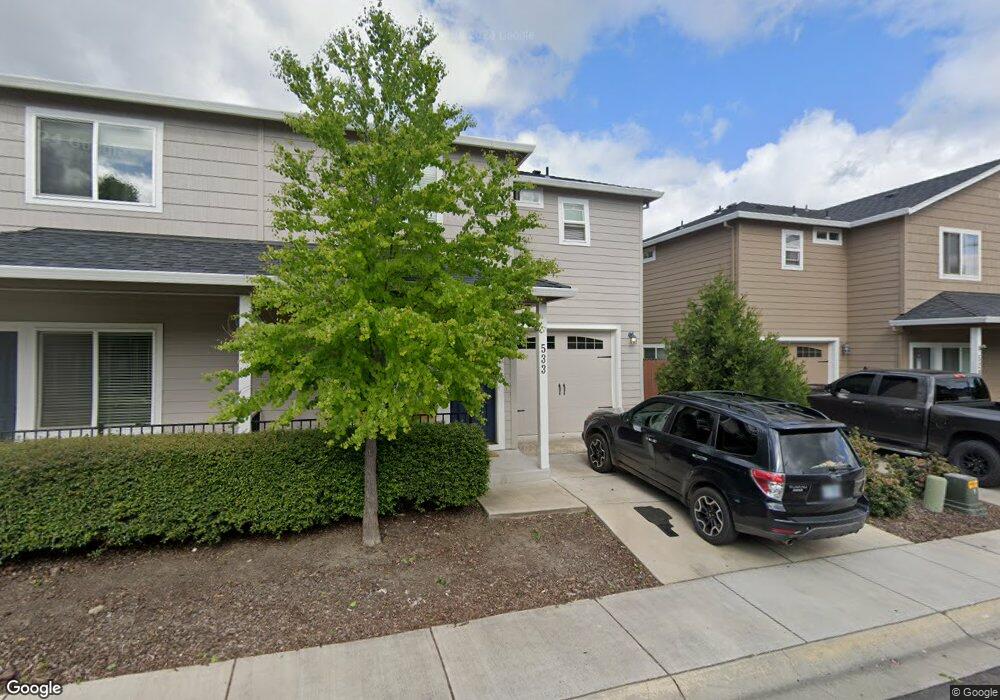 533 Gray Ct, Central Point, OR 97502 - photo 1