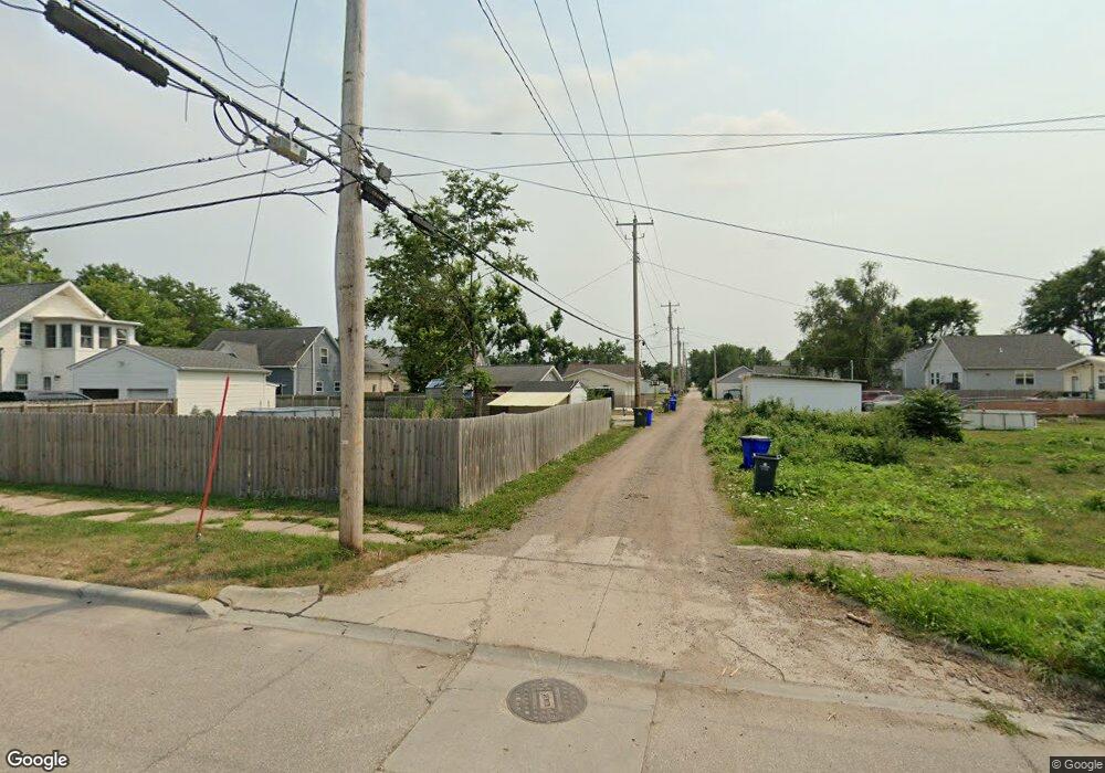 215 13th Ave SW, Cedar Rapids, IA 52404 - photo 1