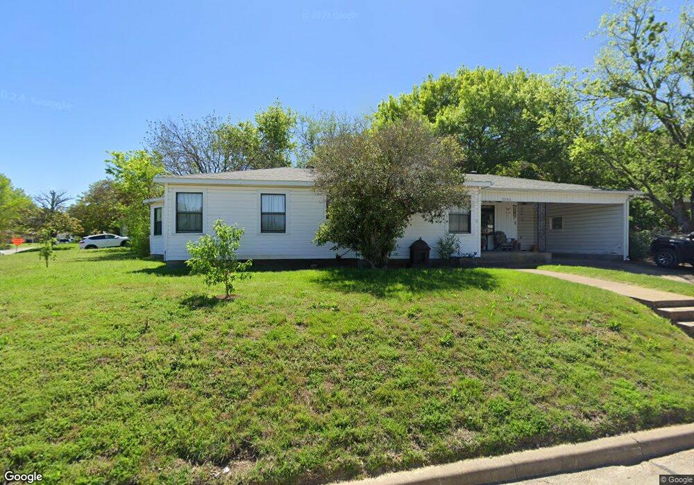 1301 W Water St, Weatherford, TX 76086 - photo 1