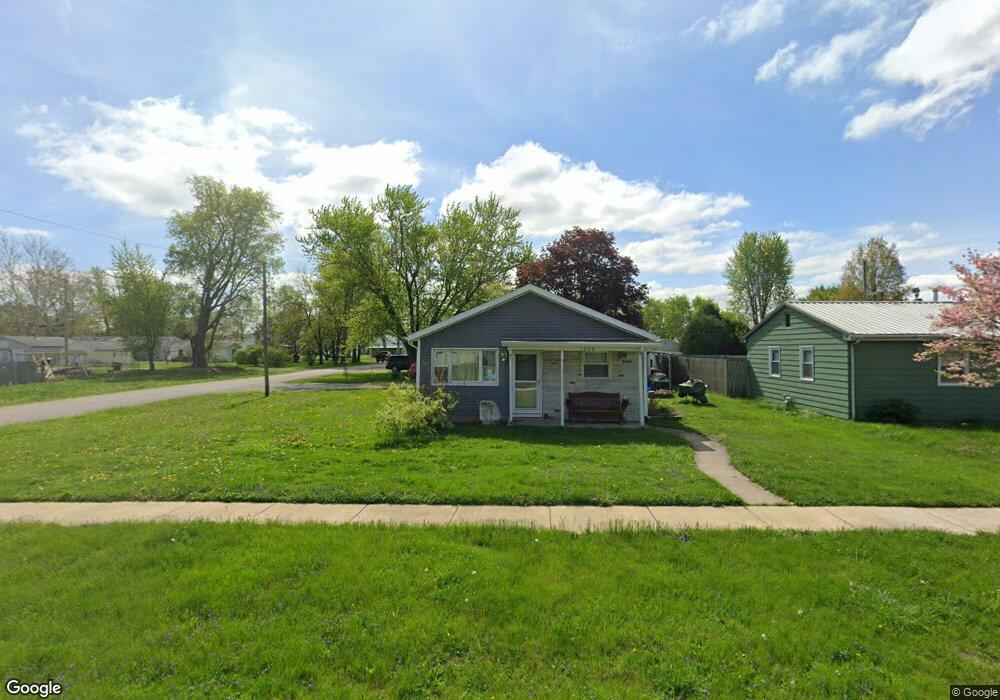 1328 N Ottawa St, Lincoln, IL 62656 - photo 1