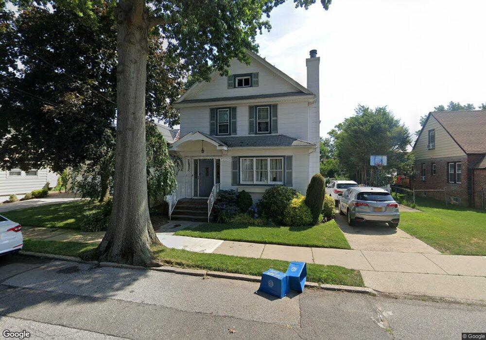 17 Maple Ave, Floral Park, NY 11001 - photo 1