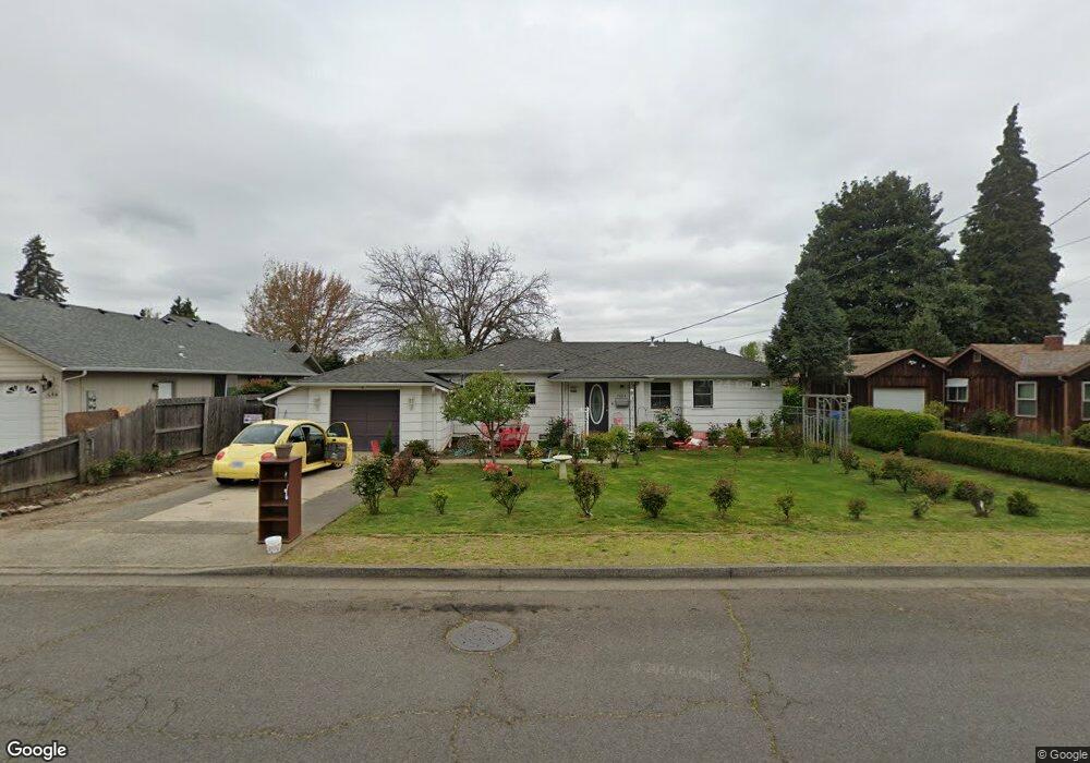 1634 Cloverlawn Dr, Grants Pass, OR 97527 - photo 1