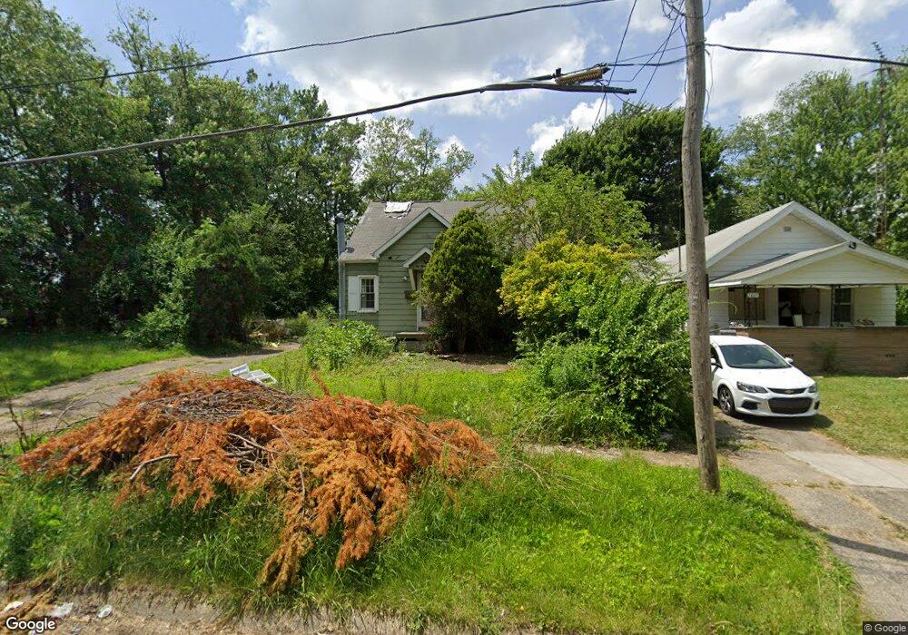 2005 Burns St, Flint, MI 48506 - photo 1