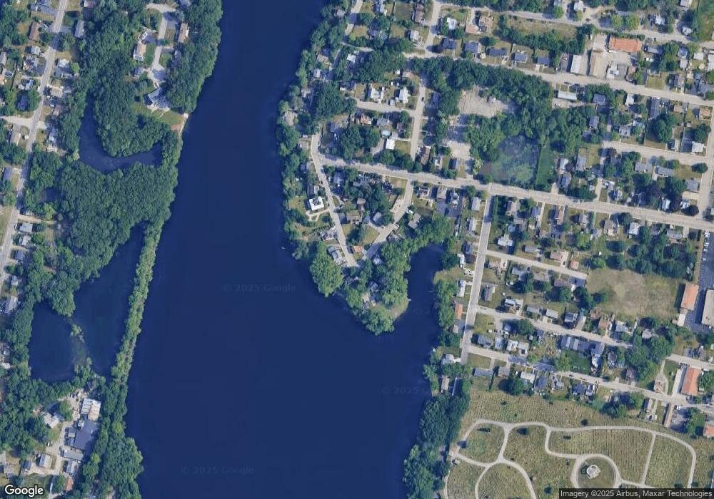 19 Edgewater Dr, Blackstone, MA 01504 - photo 1