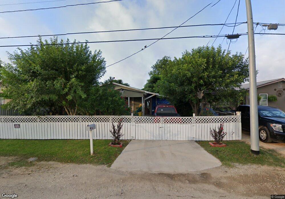 941 E Pine St, Seguin, TX 78155 - photo 1