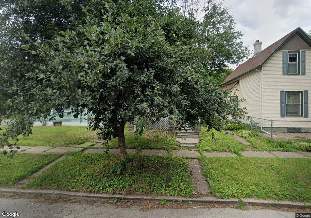 1626 W 8th St, Davenport, IA 52802 - photo 1