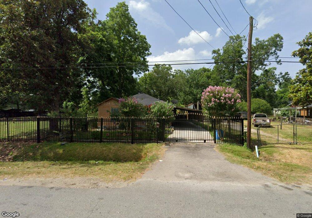 981 Dolly Wright St, Houston, TX 77088 - photo 1