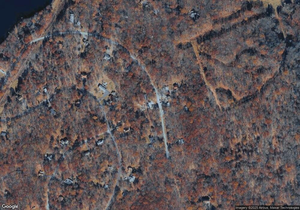 196 Mockingbird Ct, Bushkill, PA 18324 - photo 1