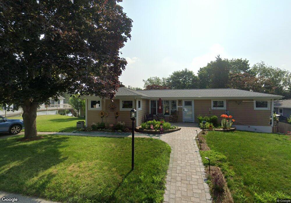 77 Raynham Ave, Portsmouth, RI 02871 - photo 1