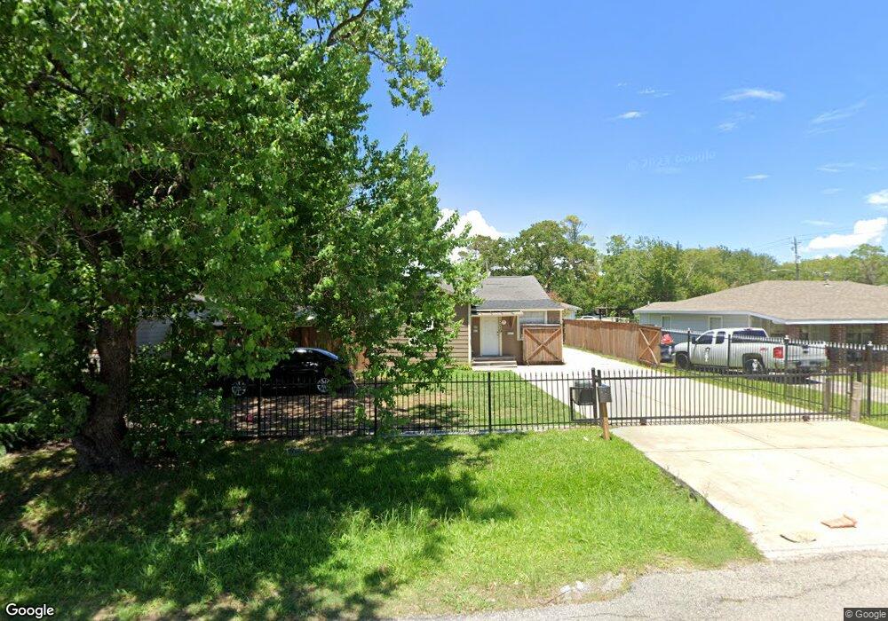 13529 Vicksburg St, Houston, TX 77015 - photo 1