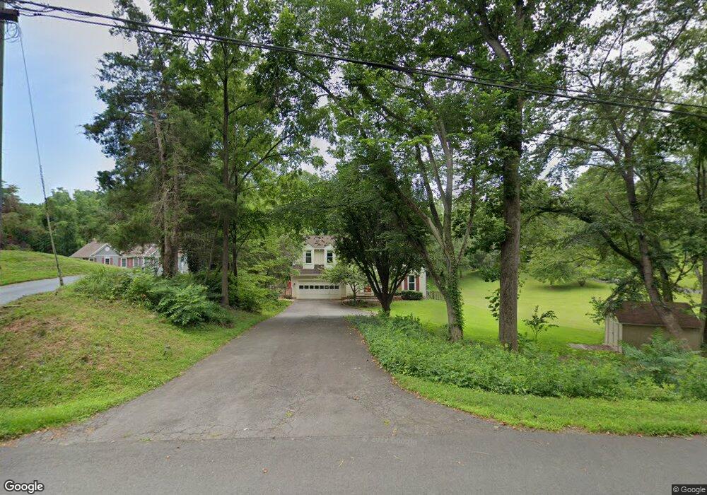 8107 Hillcrest Dr, Manassas, VA 20111 - photo 1