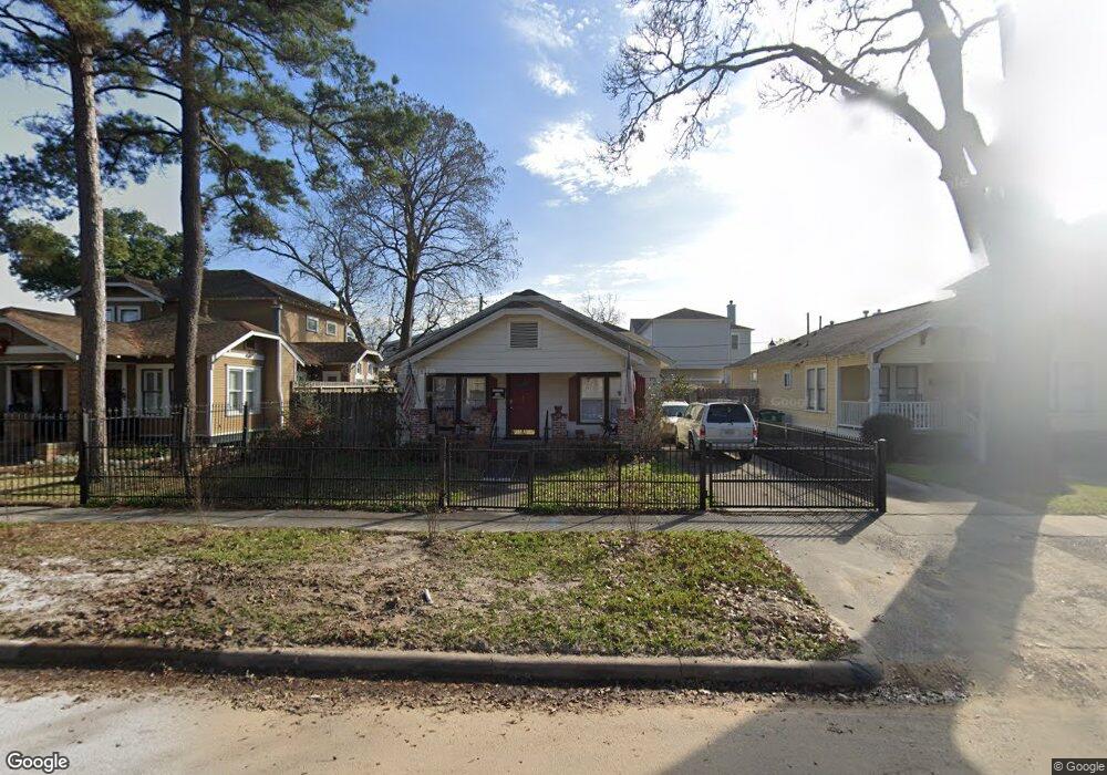 738 E 8th 1/2 St, Houston, TX 77007 - photo 1