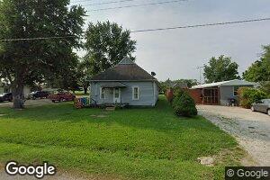 301 W 7th St, Saint Elmo, IL 62458