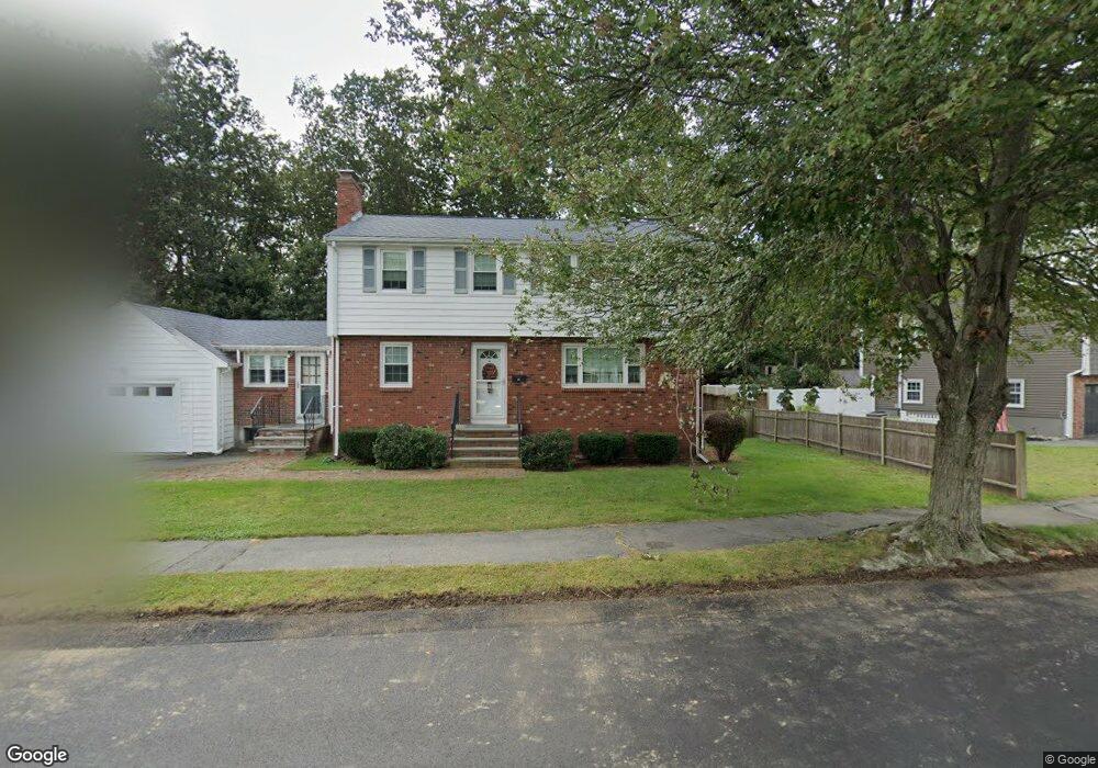 10 Fieldstone Dr, Stoneham, MA 02180 - photo 1