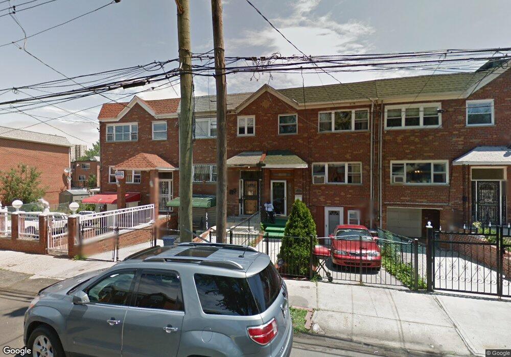 638 Underhill Ave, Bronx, NY 10473 - photo 1