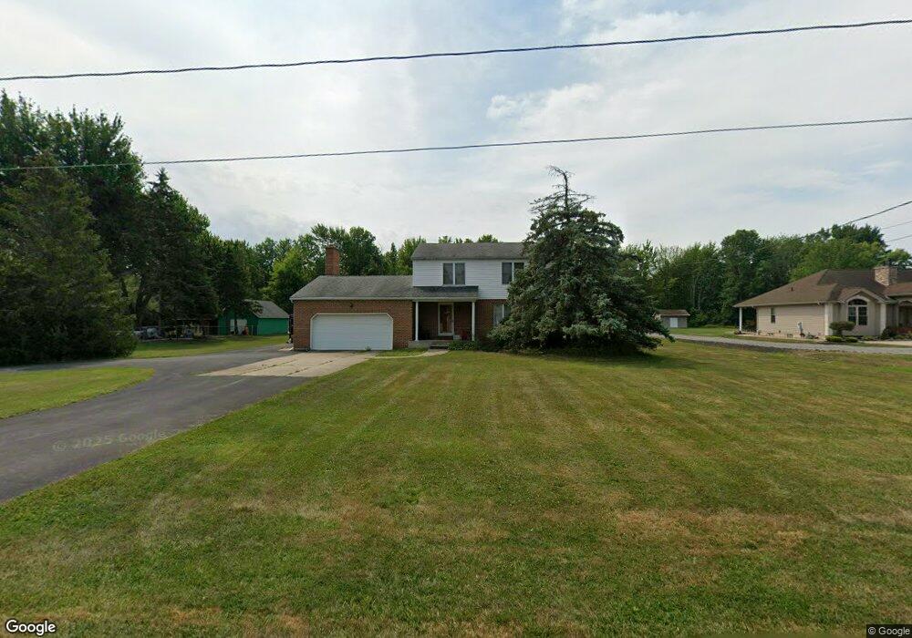 2718 Homeyer Rd, North Tonawanda, NY 14120 - photo 1