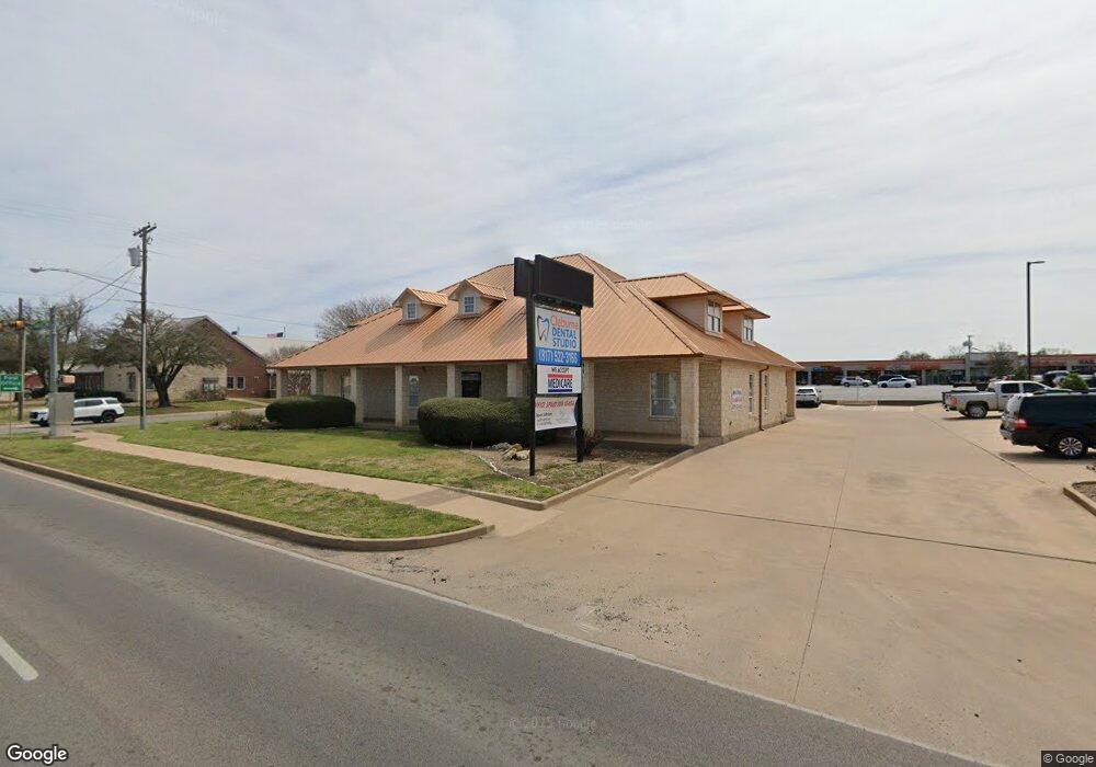 1601 W Henderson St, Cleburne, TX 76033 - photo 1