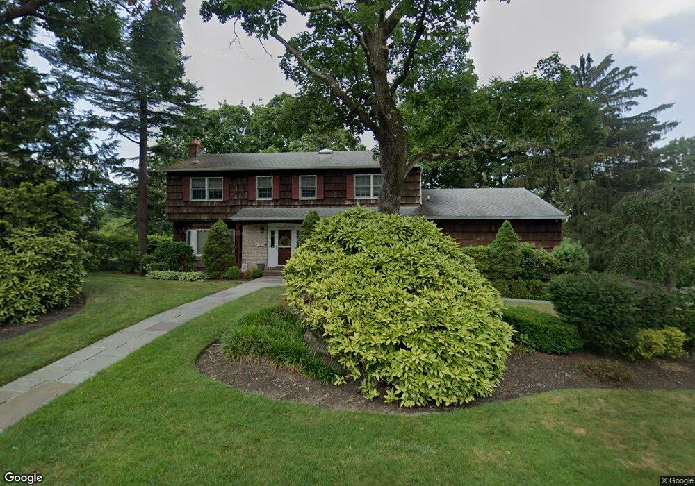 11 South Ct, Port Washington, NY 11050 - photo 1