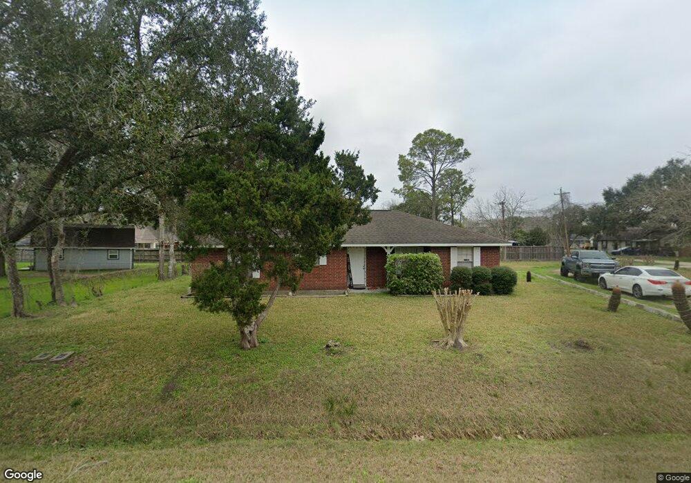 2200 W Dumble St, Alvin, TX 77511 - photo 1