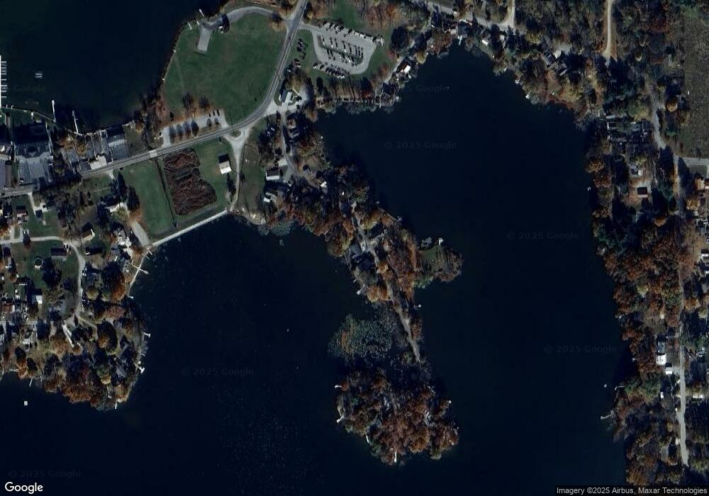 9685 N Hiawatha Ln, Syracuse, IN 46567 - photo 1