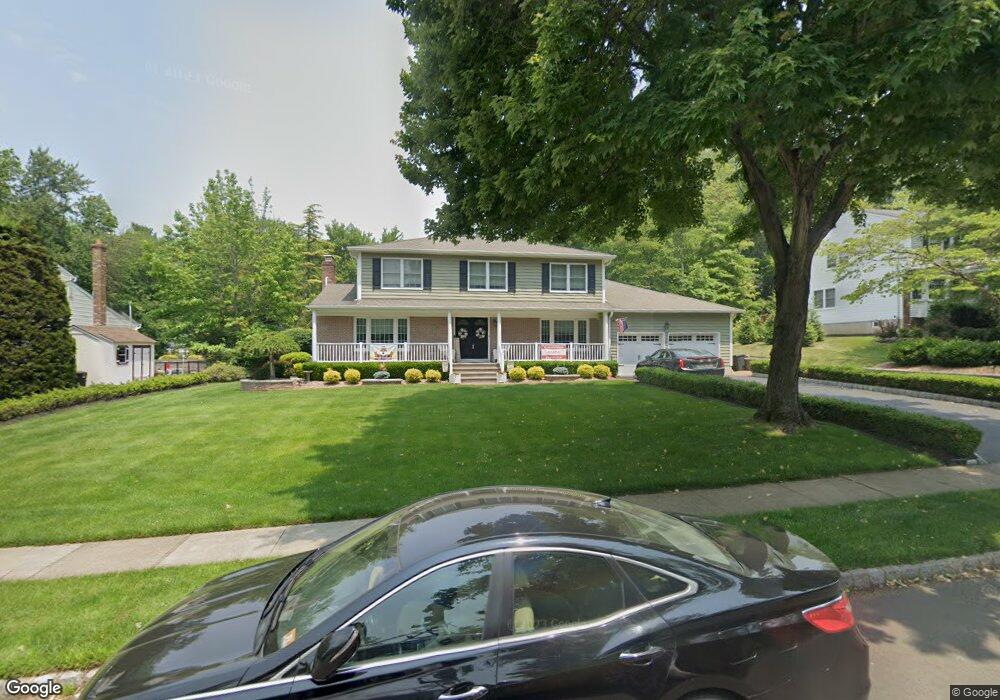 10 Tracy Dr, Manalapan, NJ 07726 - photo 1