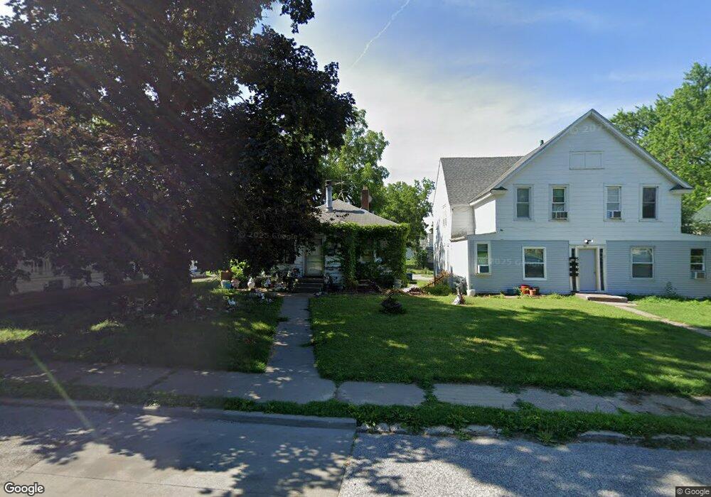 1547 W 16th St, Davenport, IA 52804 - photo 1