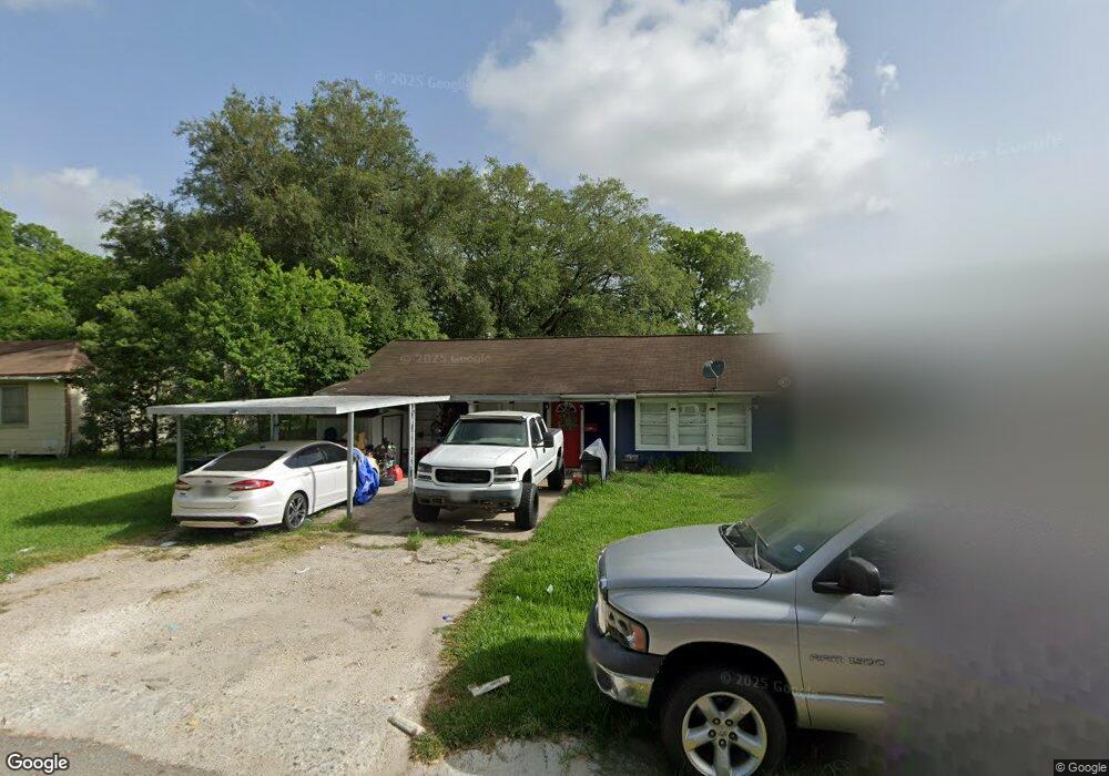 1204 Betsy Ross St, Alvin, TX 77511 - photo 1