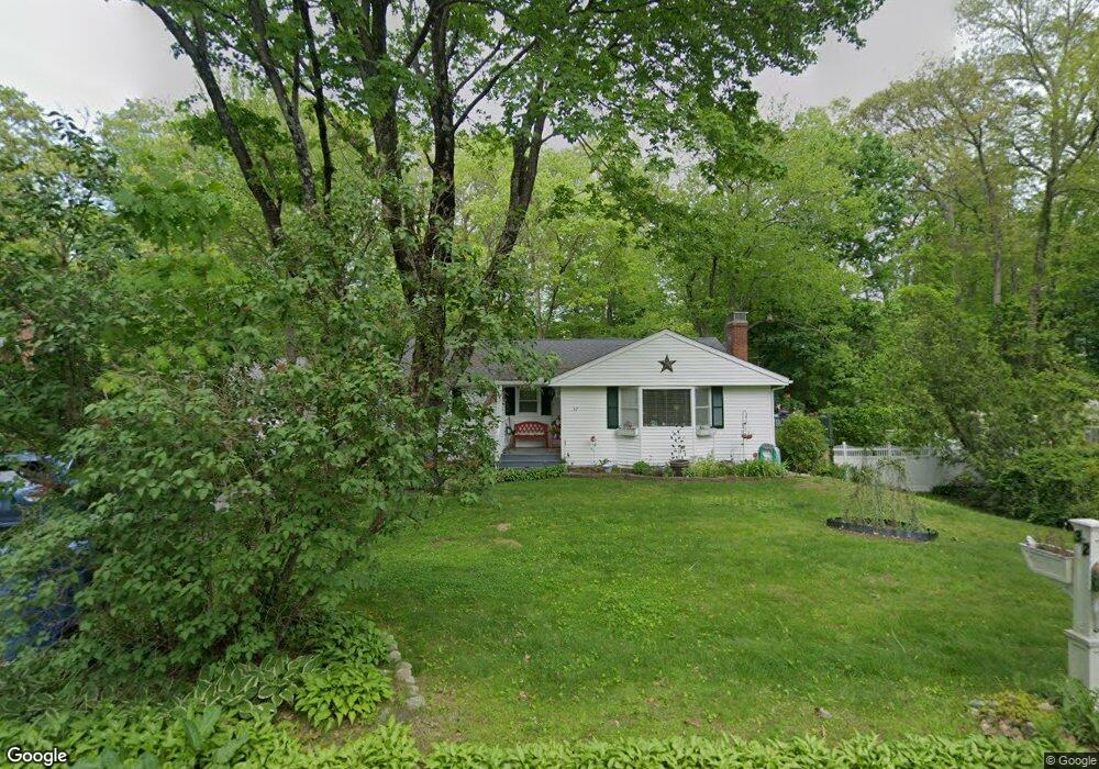 32 Richard Rd, Gales Ferry, CT 06335 - photo 1