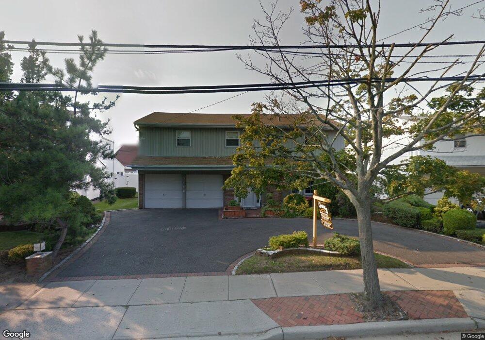 3906 Jane Ln, Oceanside, NY 11572 - photo 1