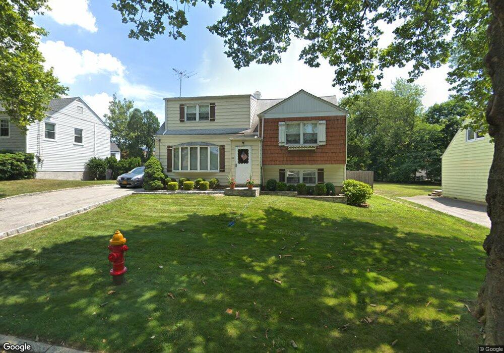 188 Remsen Rd, Yonkers, NY 10710 - photo 1