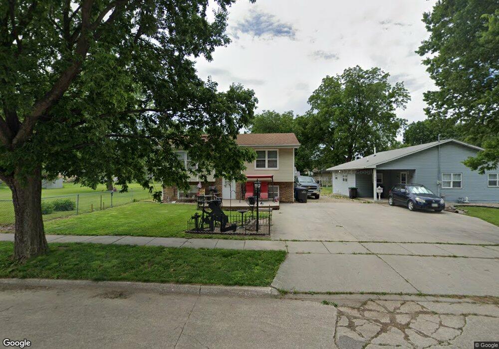 814 E 24th Ct, Des Moines, IA 50317 - photo 1