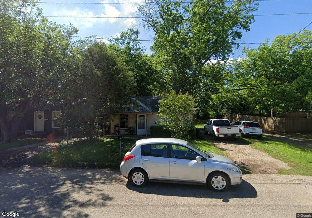 541 W Wilson St, Cleburne, TX 76033 - photo 1