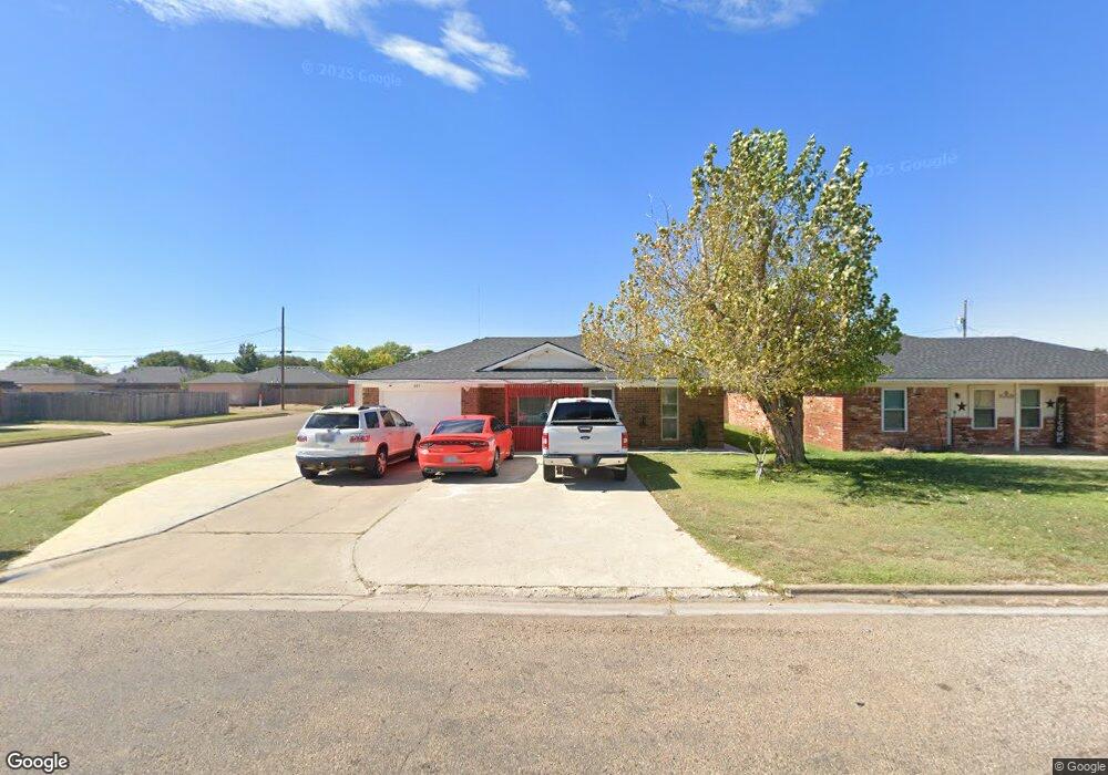 601 Oak Ave, Dumas, TX 79029 - photo 1