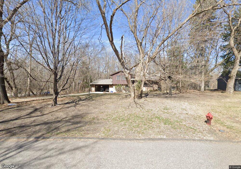 4609 Fairhills Rd E, Minnetonka, MN 55345 - photo 1