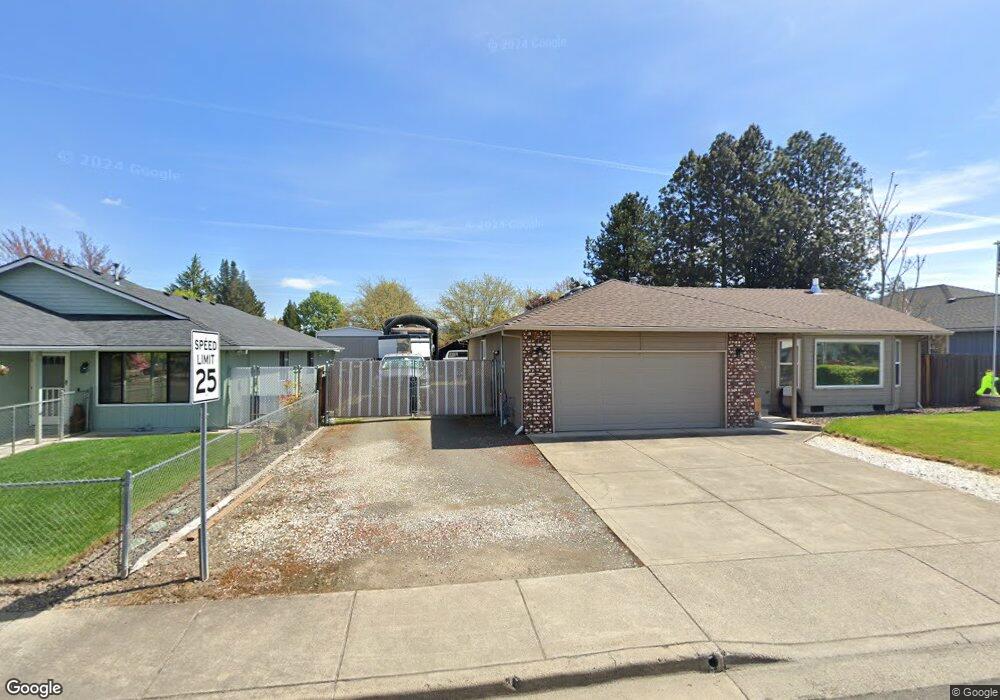 649 Glenn Way, Central Point, OR 97502 - photo 1