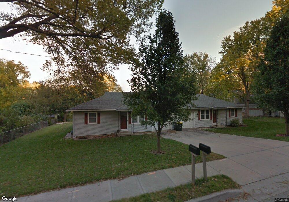 5427 Farley Ln, Shawnee, KS 66203 - photo 1