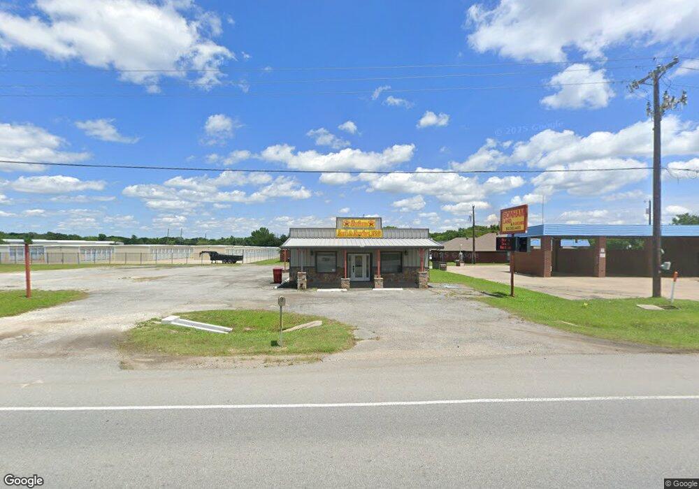 2524 N Center St, Bonham, TX 75418 - photo 1