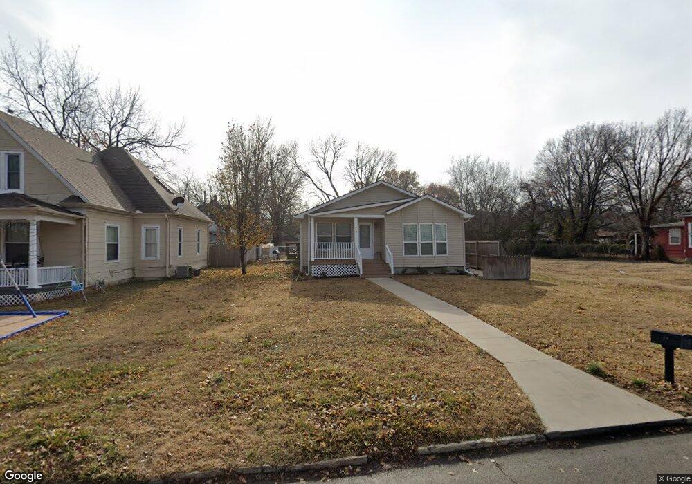 1510 Corning N A, Parsons, KS 67357 - photo 1