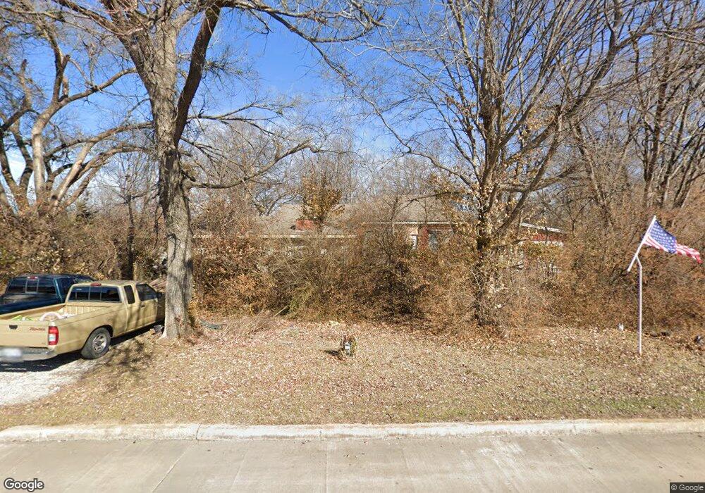 102 W 11th St, Claremore, OK 74017 - photo 1