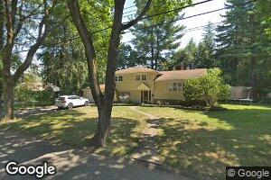 21 Deal St, Harrington Park, NJ 07640