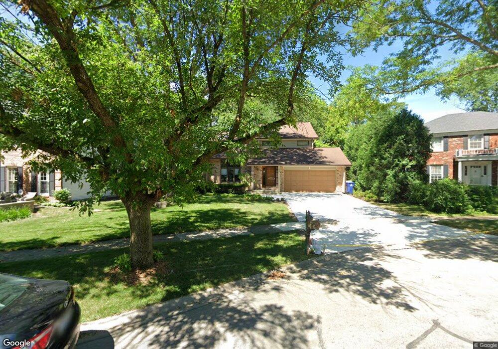 841 Lyndhurst Ct, Naperville, IL 60563 - photo 1