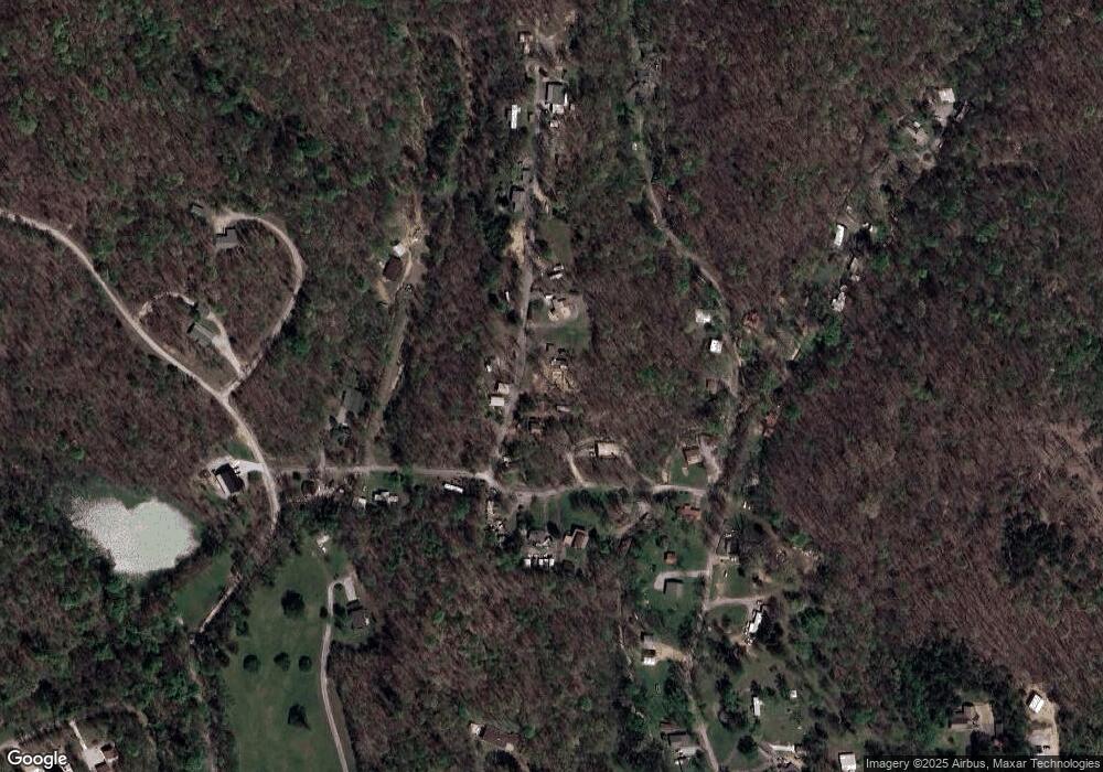 196 Lakeview Ln unit 201, Stewart, TN 37175 - photo 1