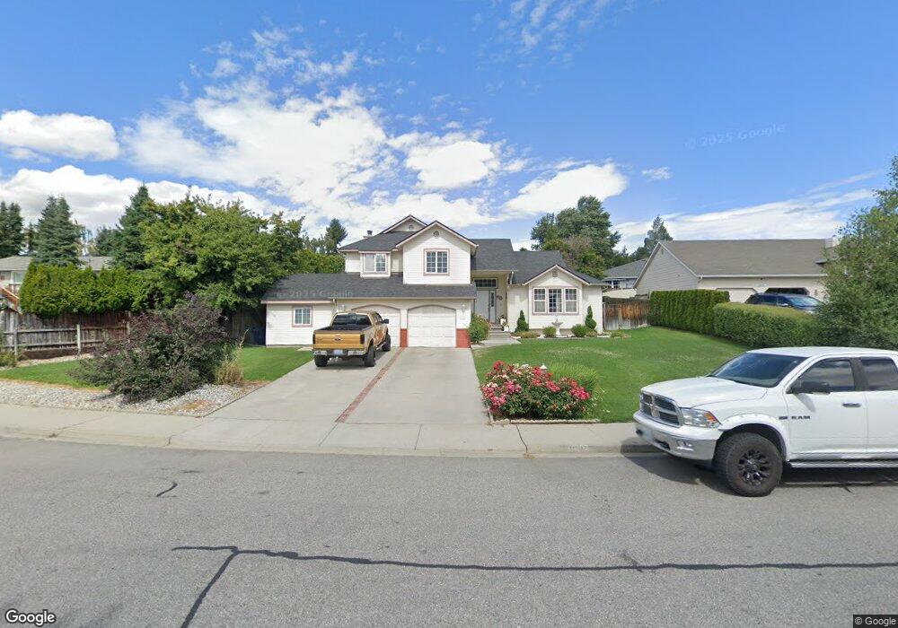 1041 N Grover Place, East Wenatchee, WA 98802 - photo 1