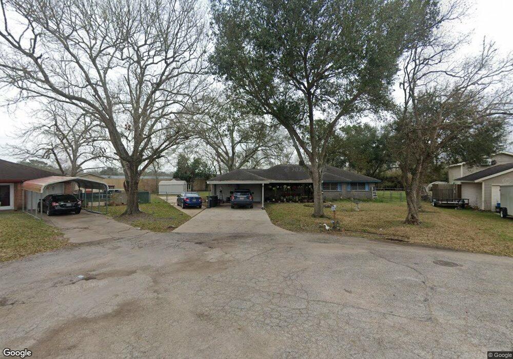 1113 Carmie St, Alvin, TX 77511 - photo 1