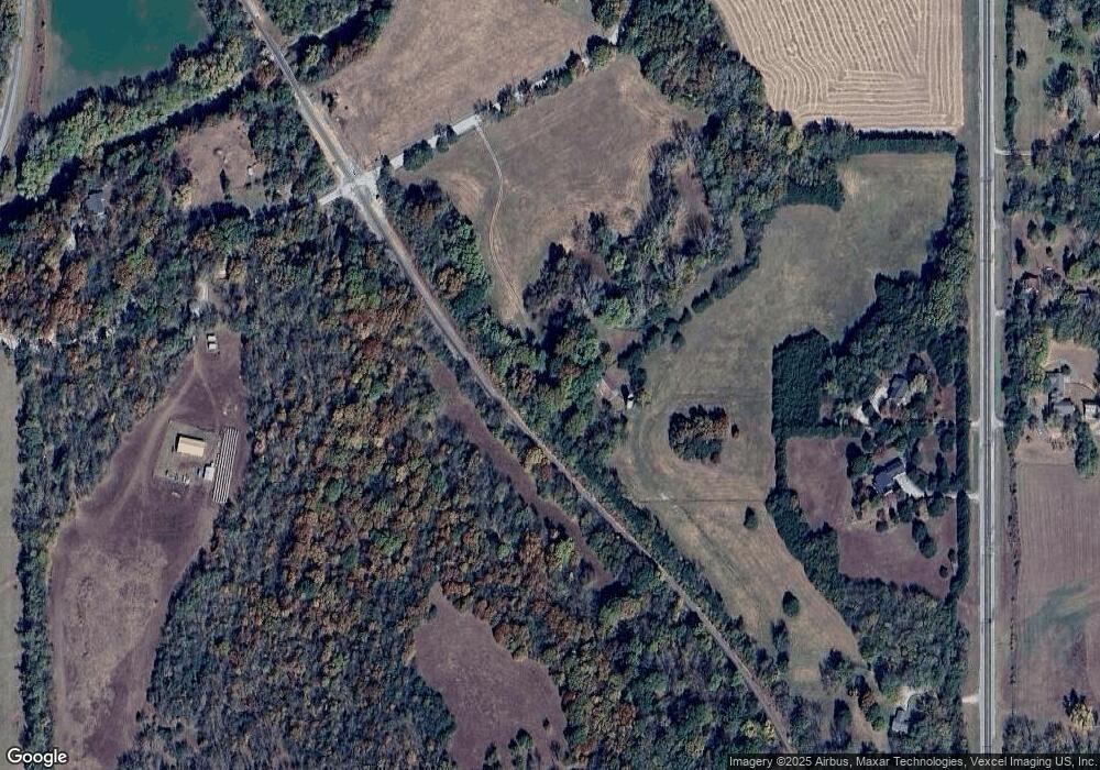 449 SW Coker Rd, Wakarusa, KS 66546 - photo 1