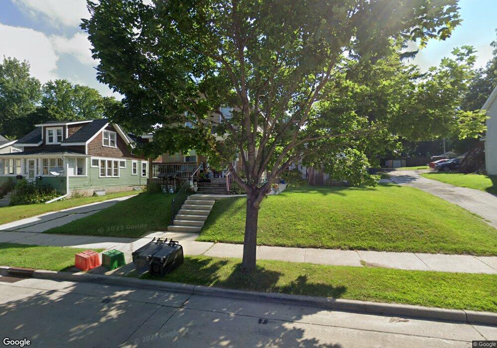 919 N 11th St, Manitowoc, WI 54220 - photo 1