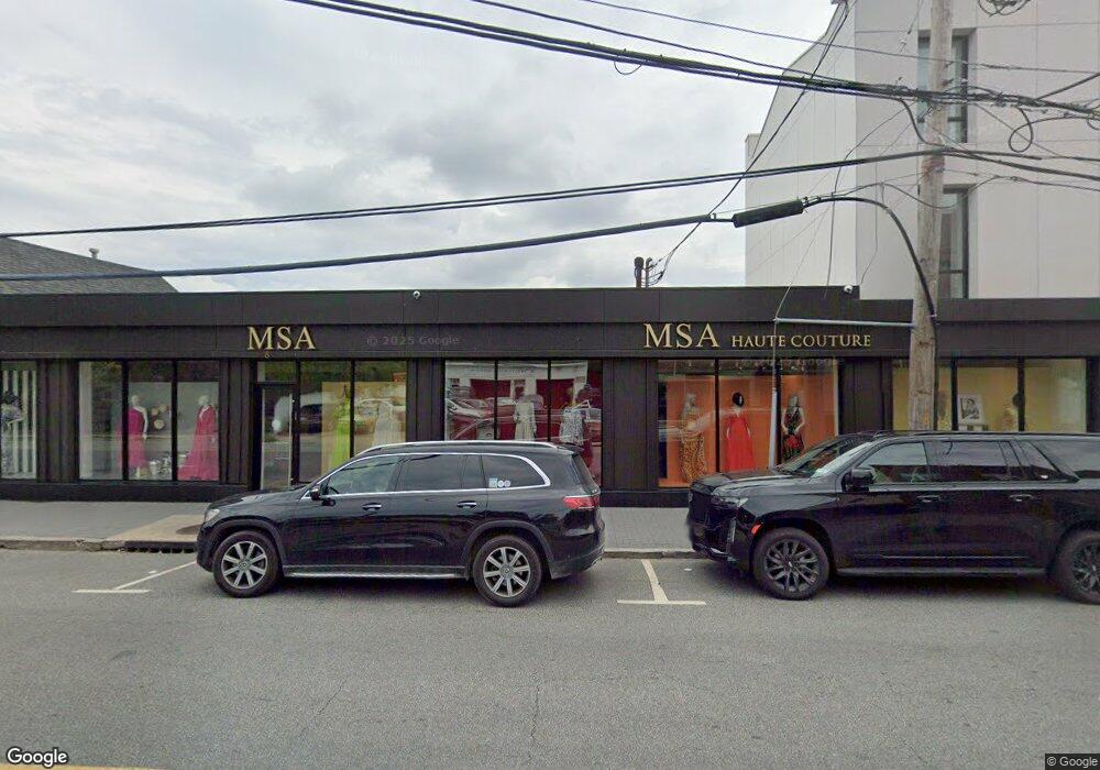 8 1/2 Hicks Ln, Great Neck, NY 11024 - photo 1